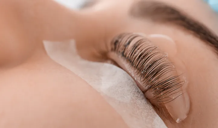 So funktioniert das Wimpern-Lifting